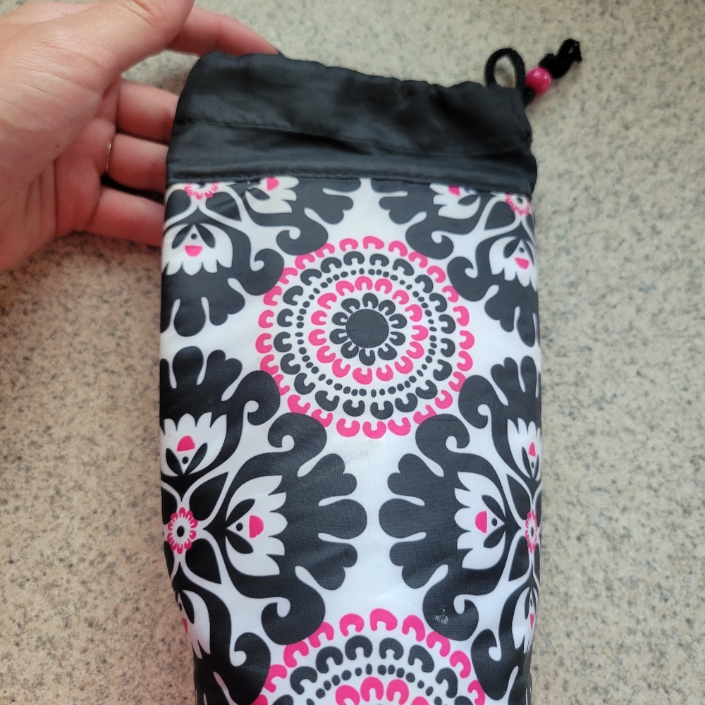 Thirty-one bottle cooler